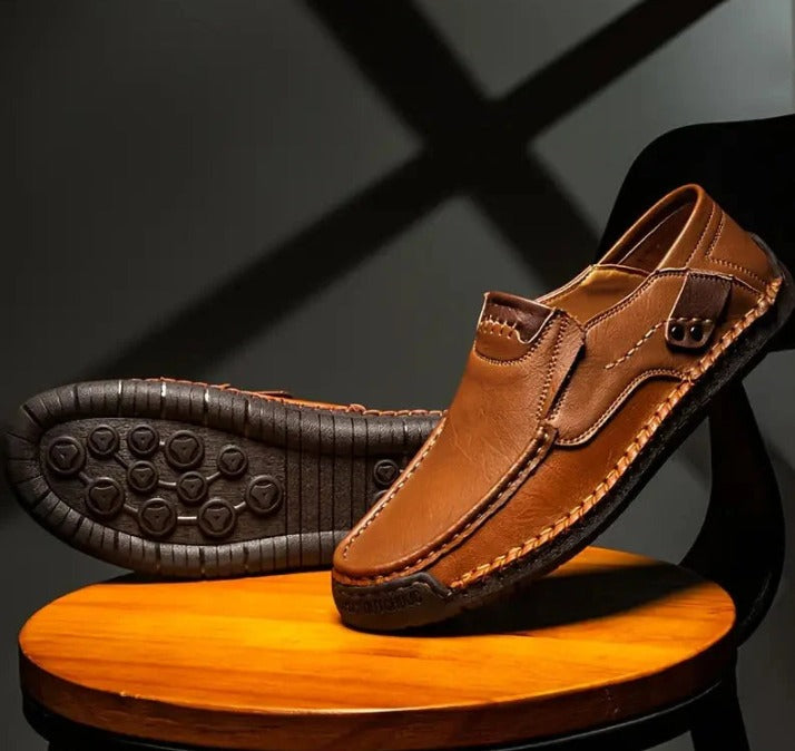 Zapatos clásicos de cuero sin cordones