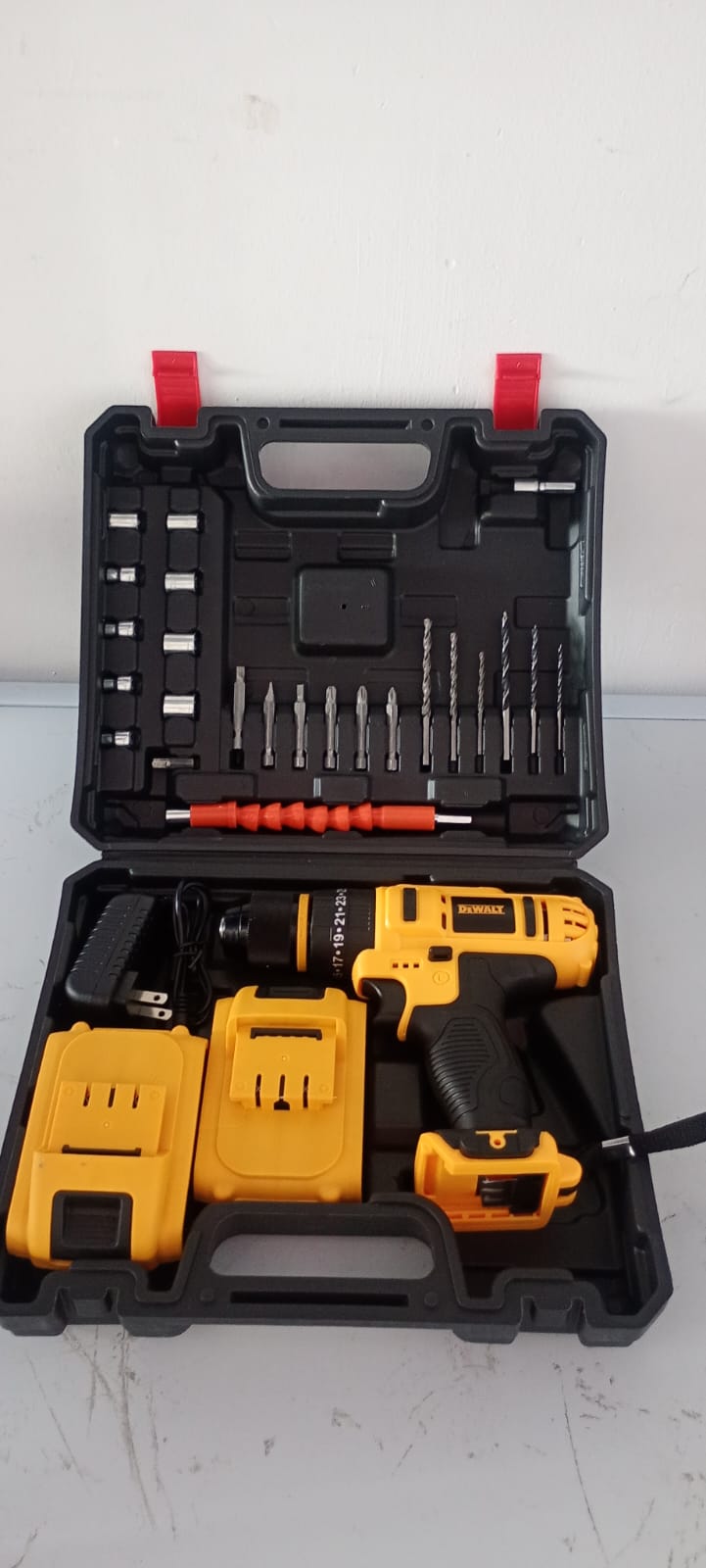 Kit de herramientas completo en maletín